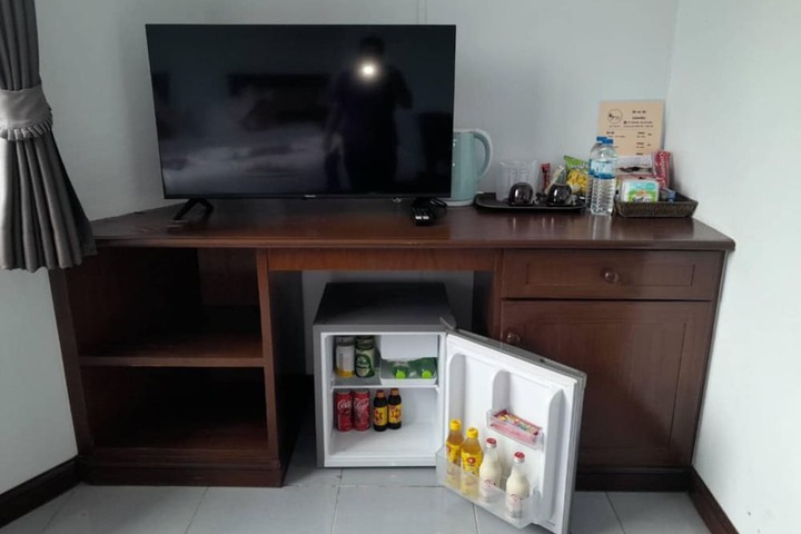 Lounge 52 of 71