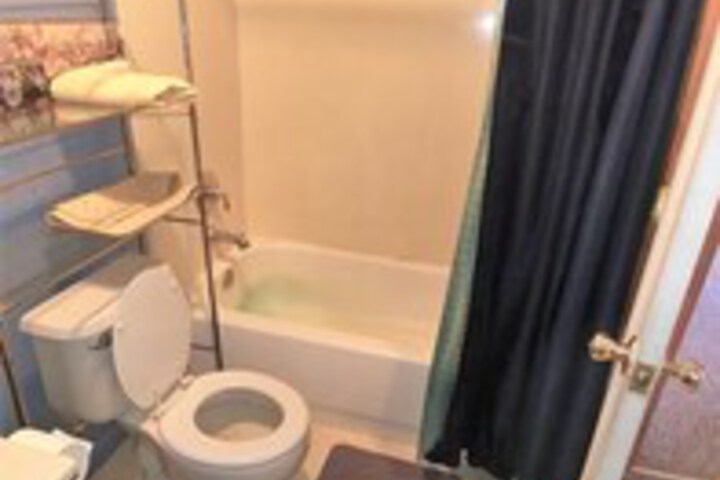 Room 6 of 30