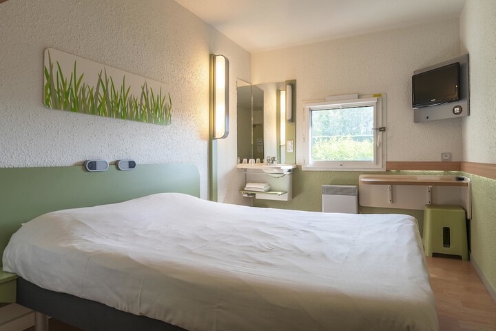 Room 2 of 23