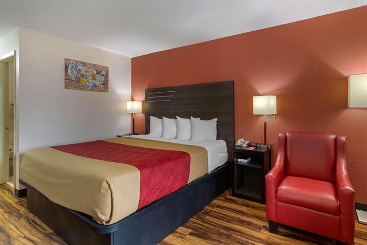 1 King Bed (18 of 33)