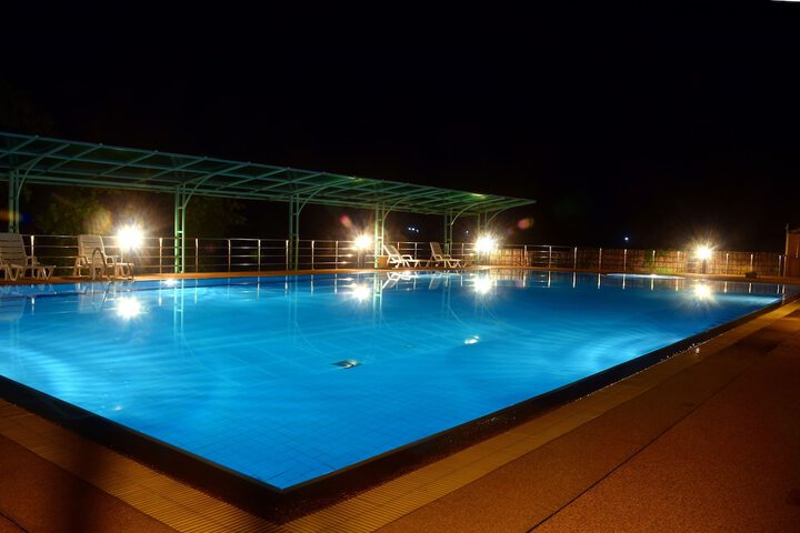 Pool 19 of 33