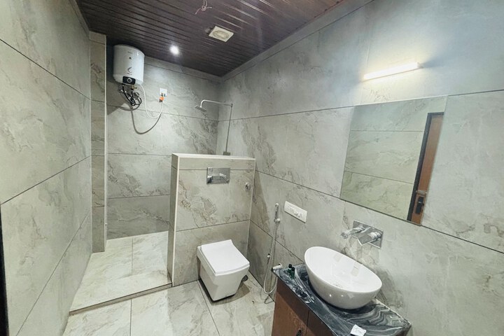 Room 17 of 26