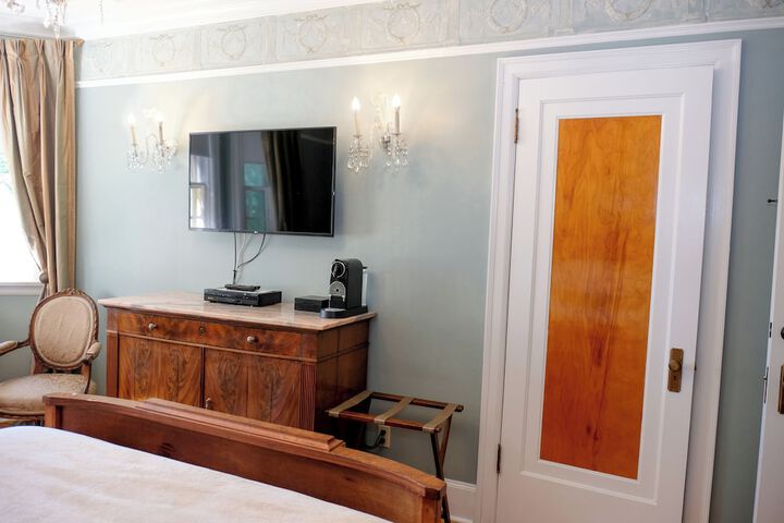 Room 6 of 36