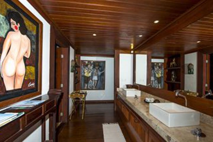 Room 3 of 52