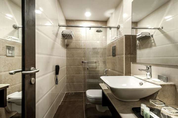 Room 7 of 40
