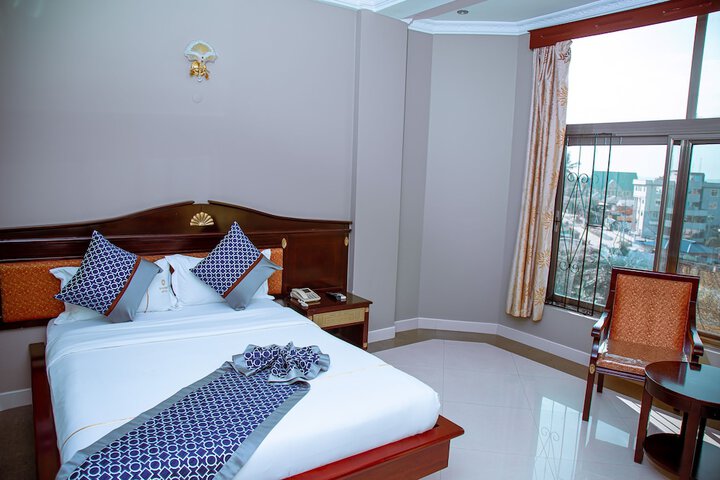 Room 3 of 35