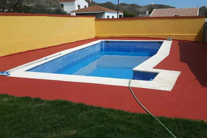 Pool 10 of 17