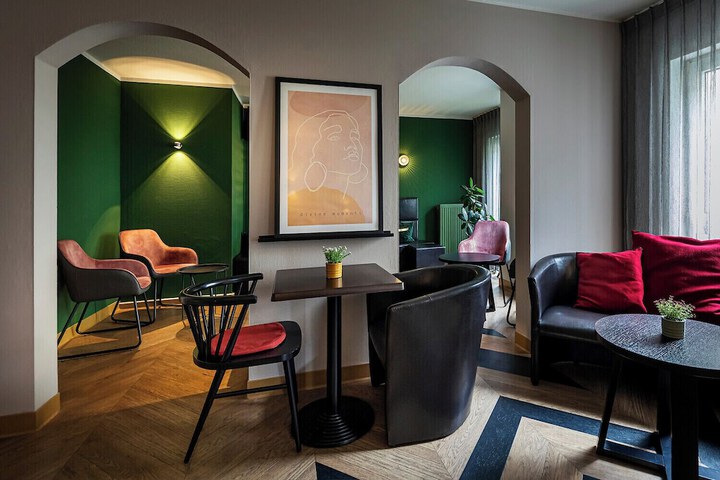 Guest Lobby
