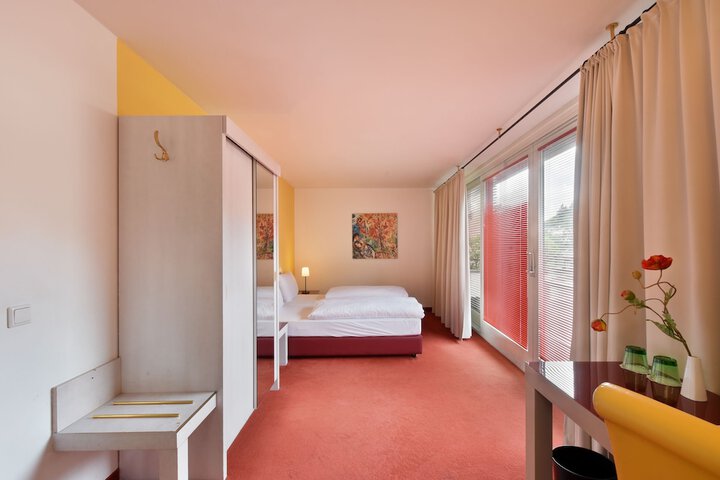 Room 10 of 49