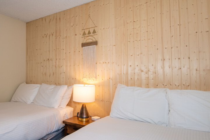 Room 3 of 85