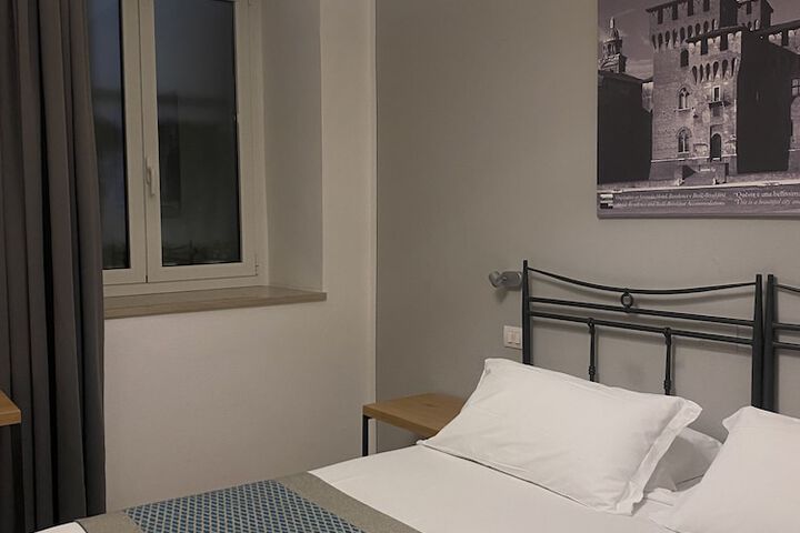 Room 18 of 28