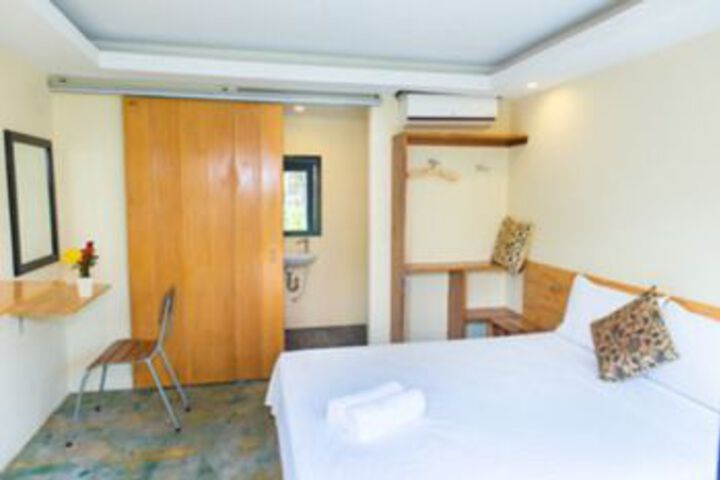 Room 25 of 65