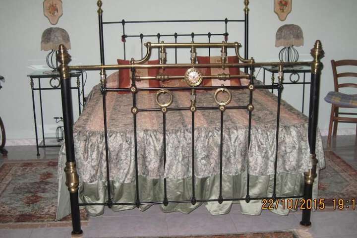 Room 6 of 19