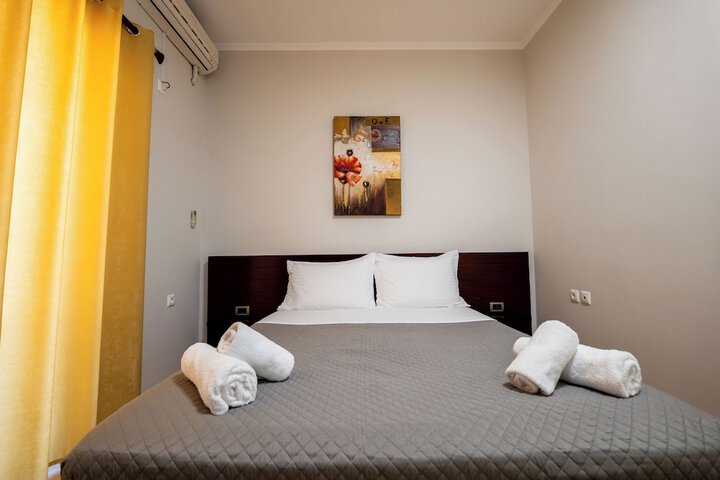 Room 100 of 245