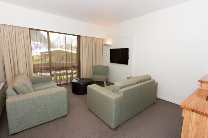 Room 28 of 44
