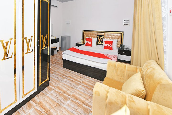 Room 48 of 71