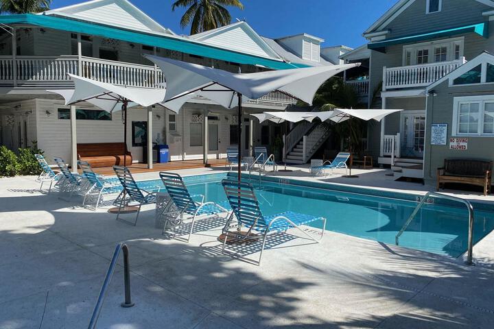 Pool 37 of 44