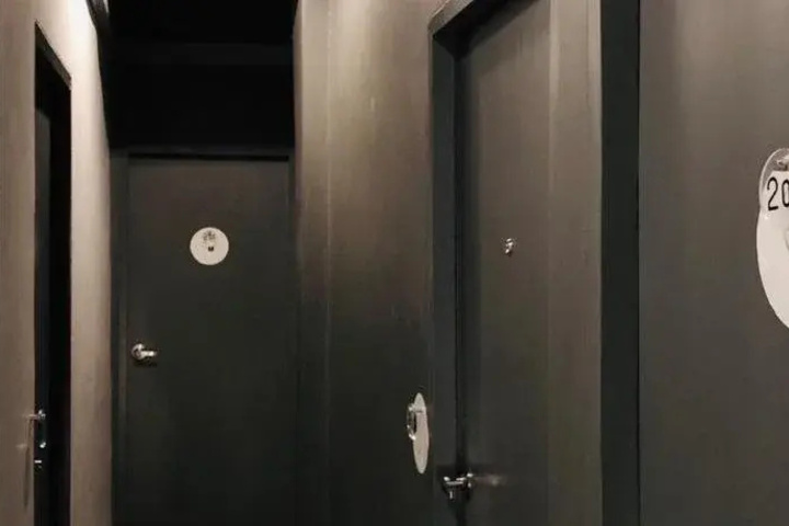 Room 15 of 26