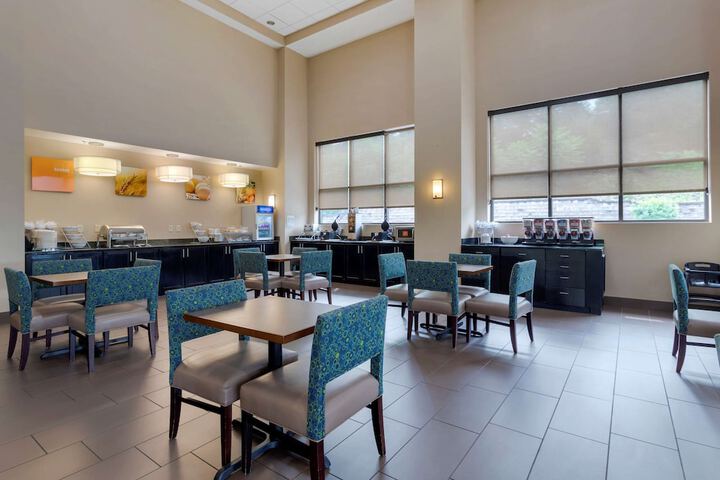 Breakfast area