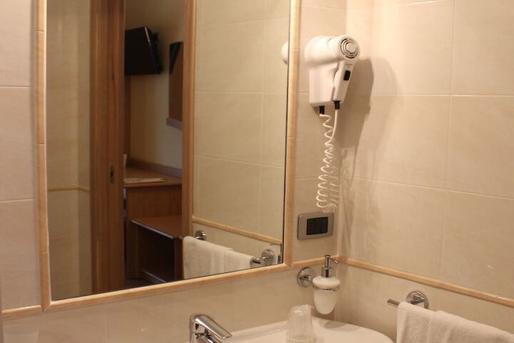 Room 26 of 57