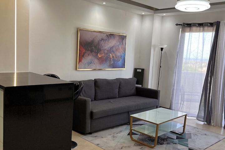 Room 11 of 18