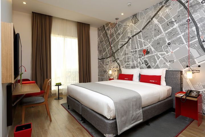 Room 18 of 195