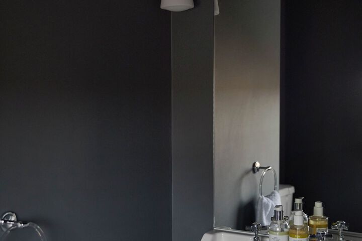 Room 4 of 63