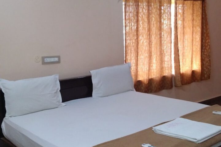 Room 3 of 7