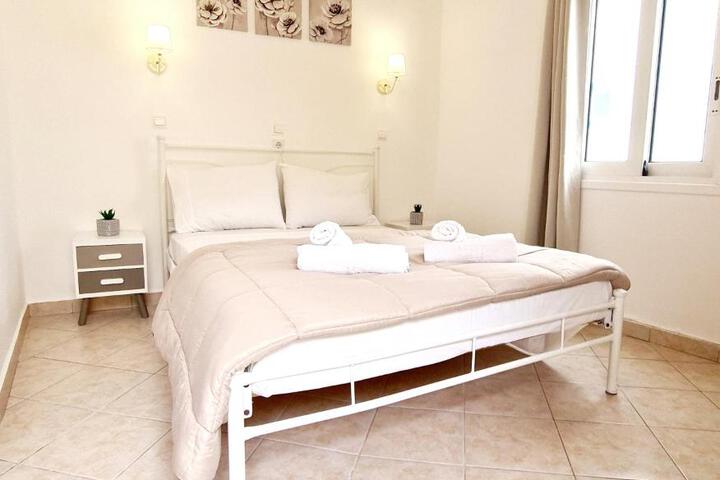 Avra Rooms