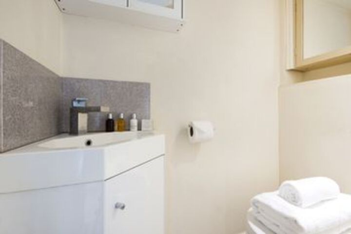 Room 4 of 21