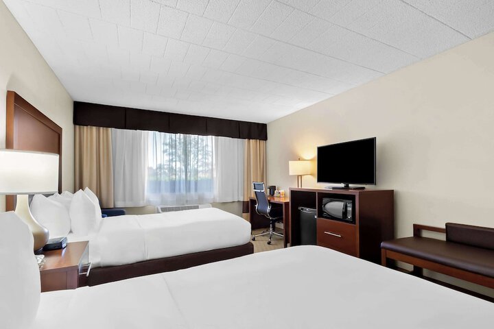 Standard Room, King or Two Doubles (6 of 9)