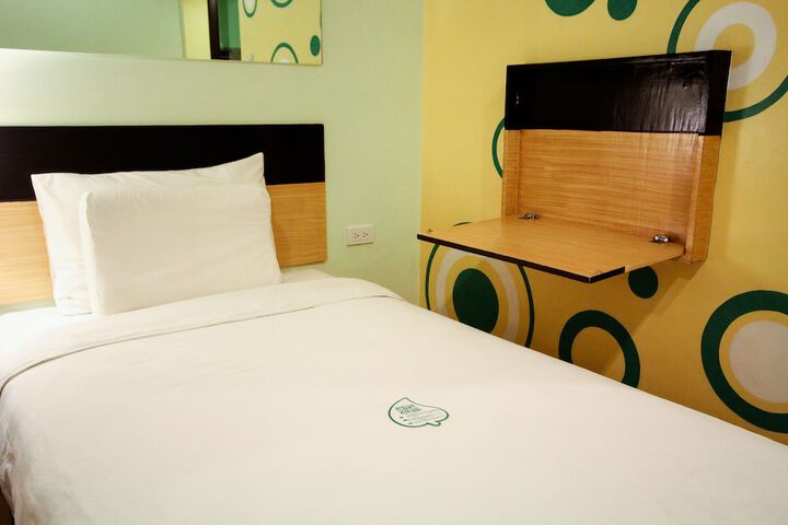 Room 8 of 31