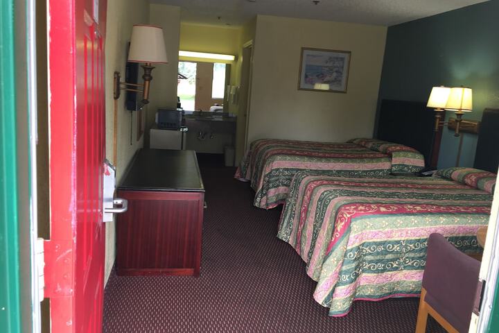 1 King Bed (7 of 9)