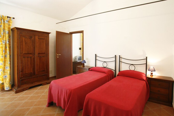 Room 34 of 104