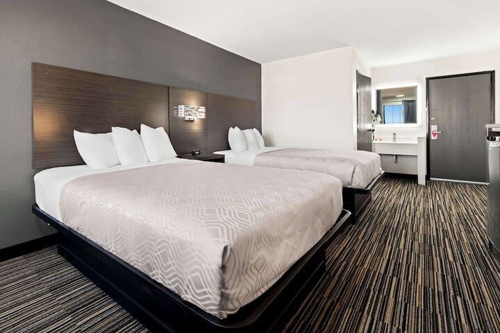 Room 14 of 34