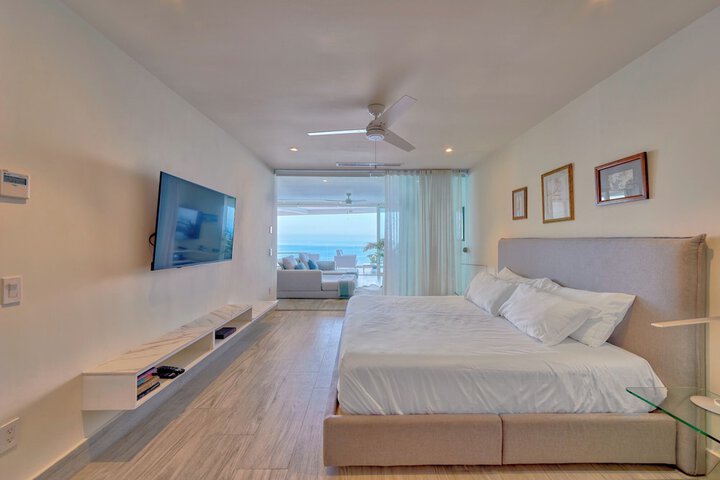 Room 80 of 270