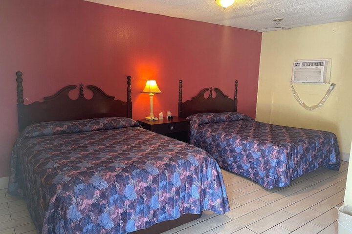 Room 5 of 13