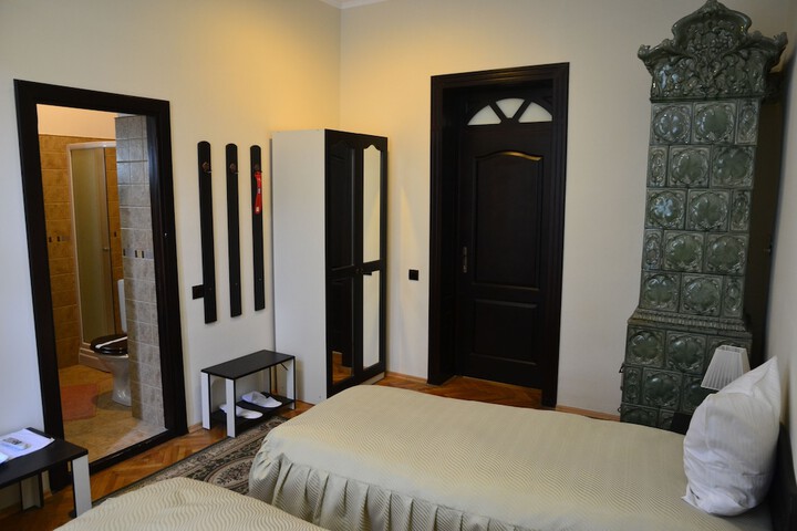Room 17 of 59