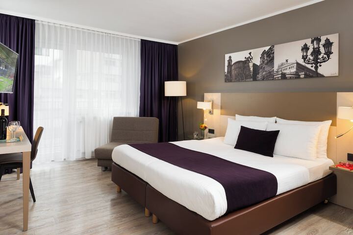 Room 14 of 24
