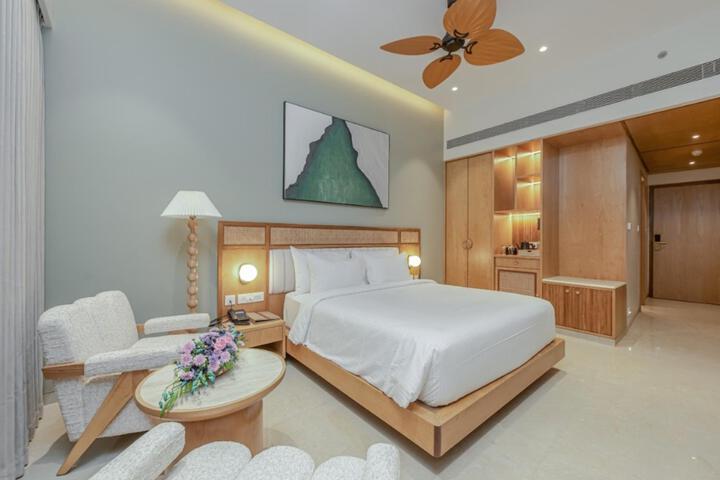 Room 10 of 35