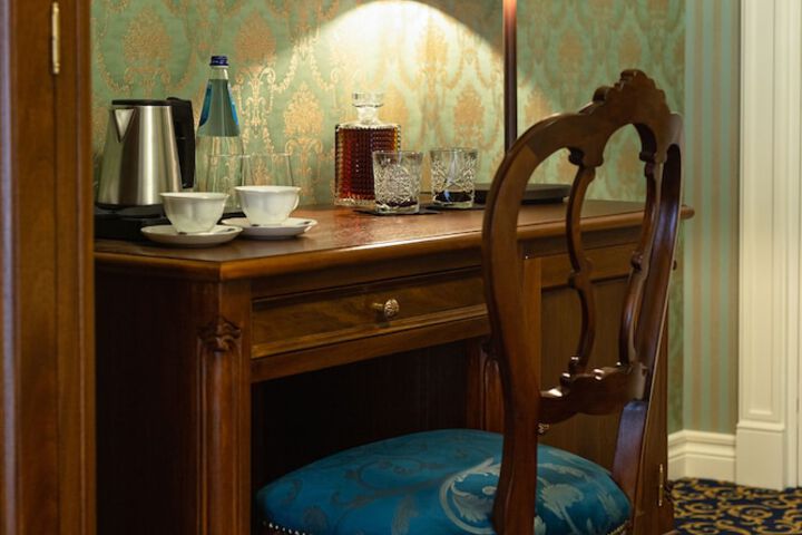 Room 15 of 66