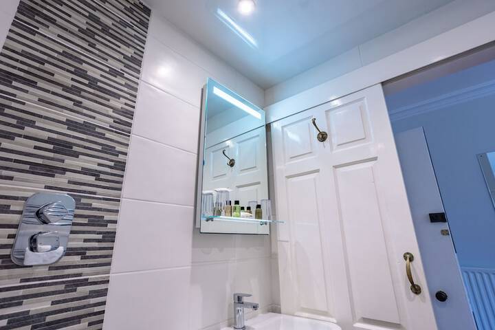 Room 97 of 122