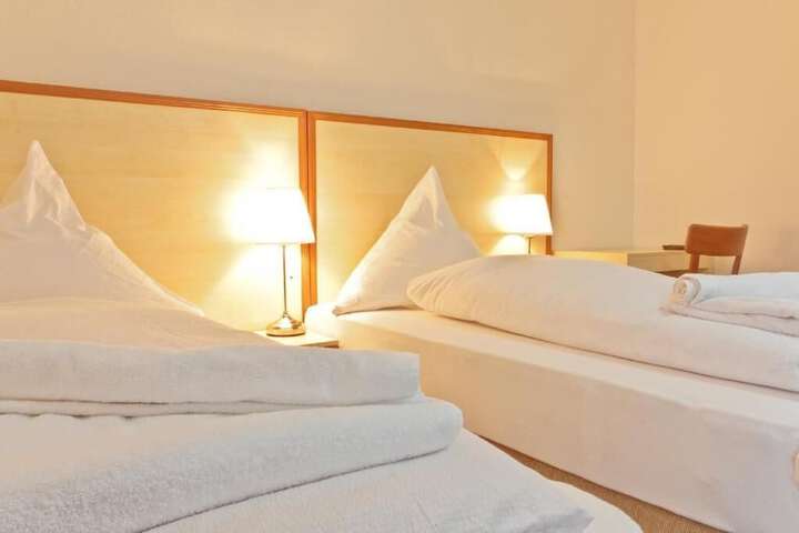 Room 4 of 14