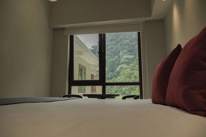Room 87 of 132