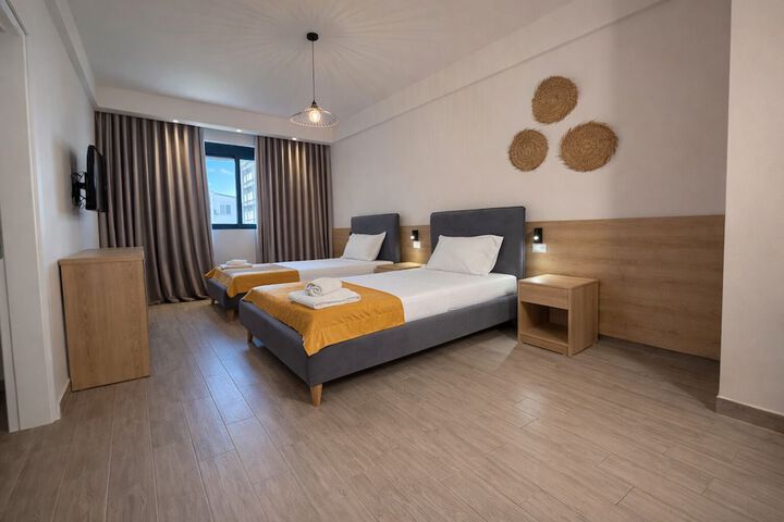 Room 12 of 67