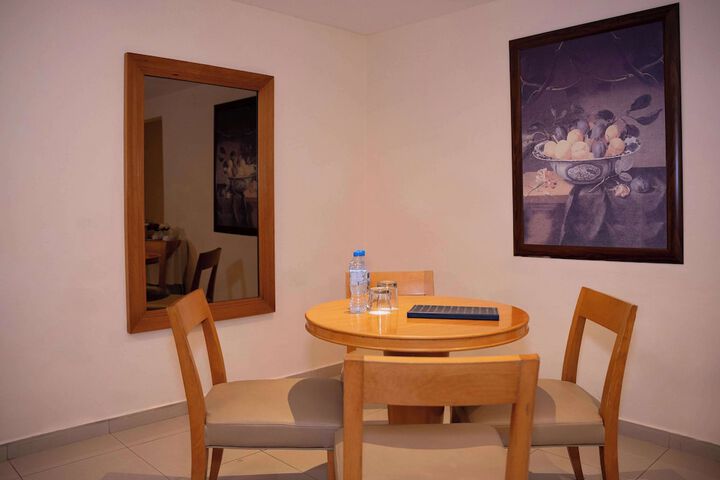 Room 28 of 156