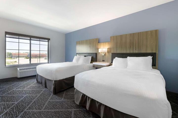 2 Queen Beds Hearing Accessible Room (4 of 7)