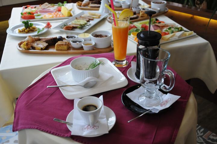 Breakfast/Coffee Service 70 of 118
