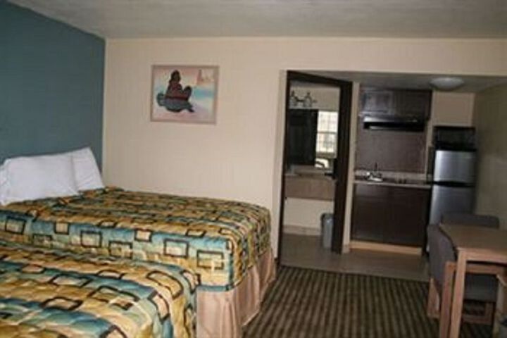 Room 5 of 16