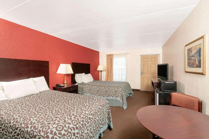 2 Double Beds (6 of 14)